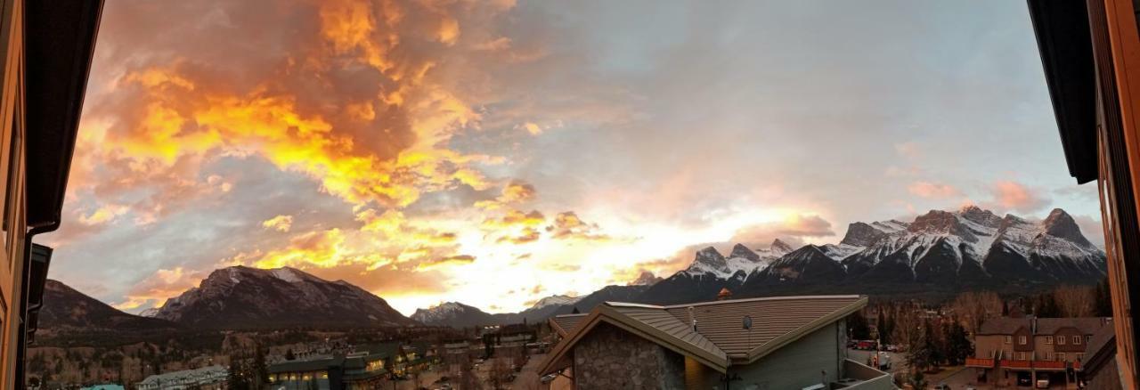 Downtown Loft, Mountain Views, Fireplace, Couple'S Retreat, Walker'S Paradise Canmore Zewnętrze zdjęcie